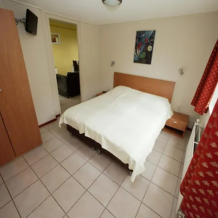 Holiday home Semi-detached With Dishwasher Near Kootwijkerzand